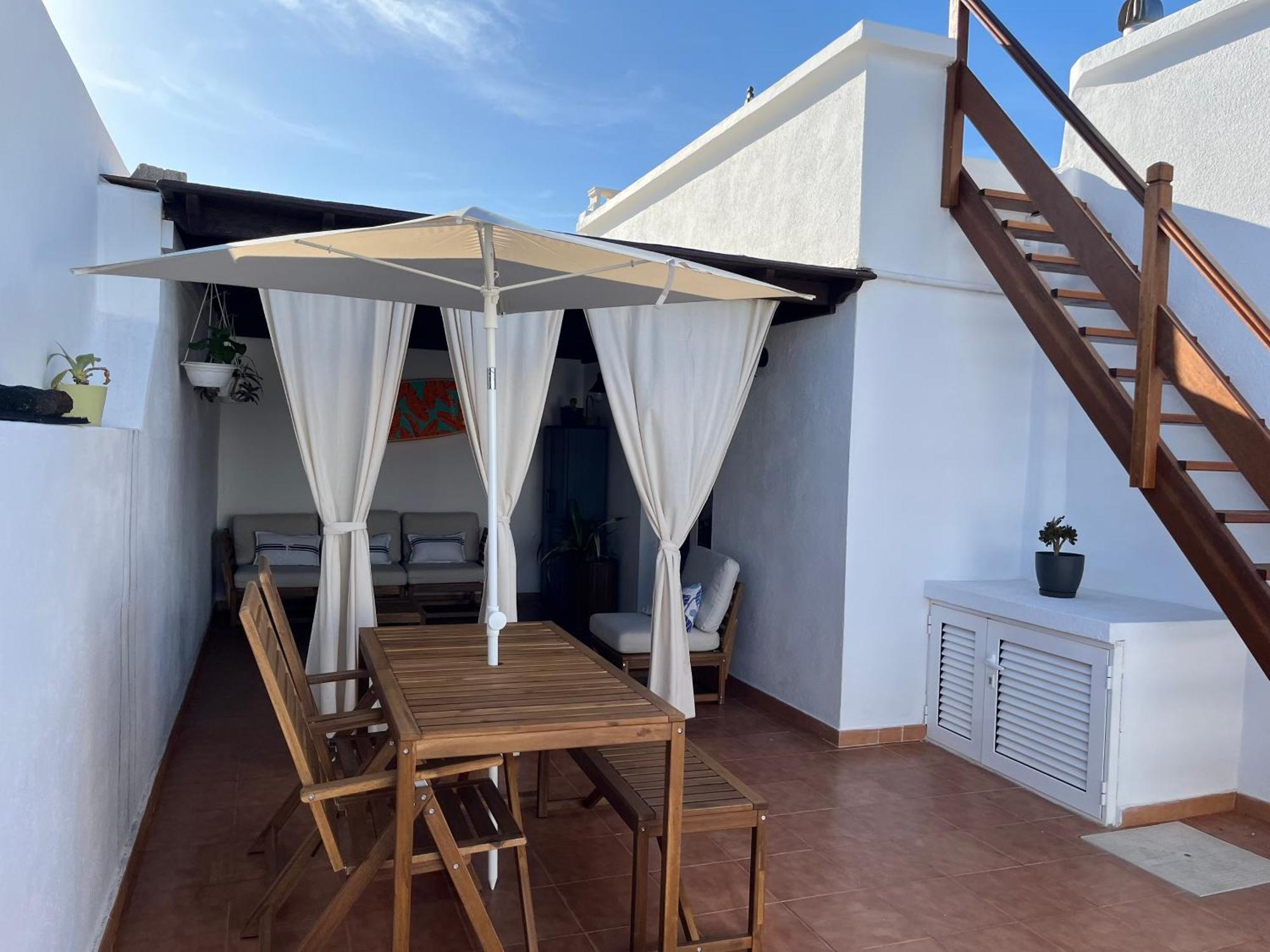 Casa Mar Azul. Vakantiehuis Tinajo